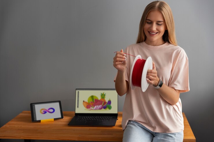 Foto gratuito diseñador usando una impresora 3d