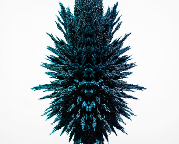 Diseño de afeitado metálico magnético azul aislado sobre fondo blanco.