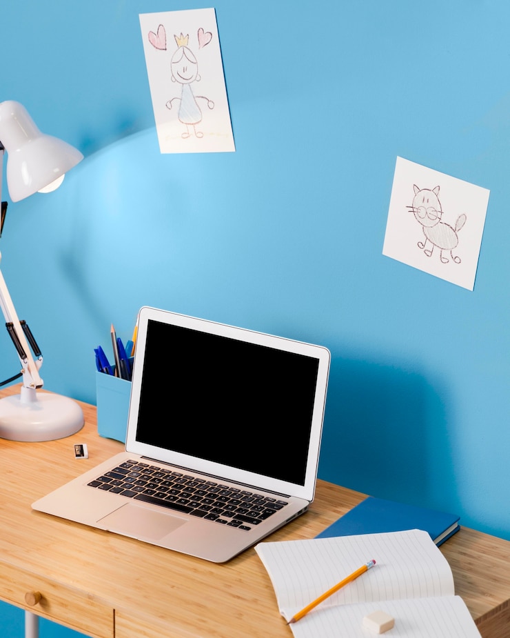 Foto gratuito diseño interior de escritorios para niños