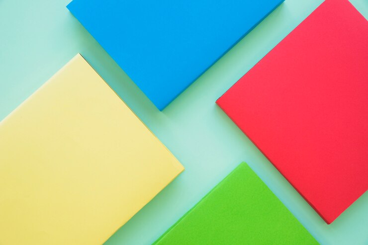 Foto gratuito el diseño de los libros vacíos coloridos