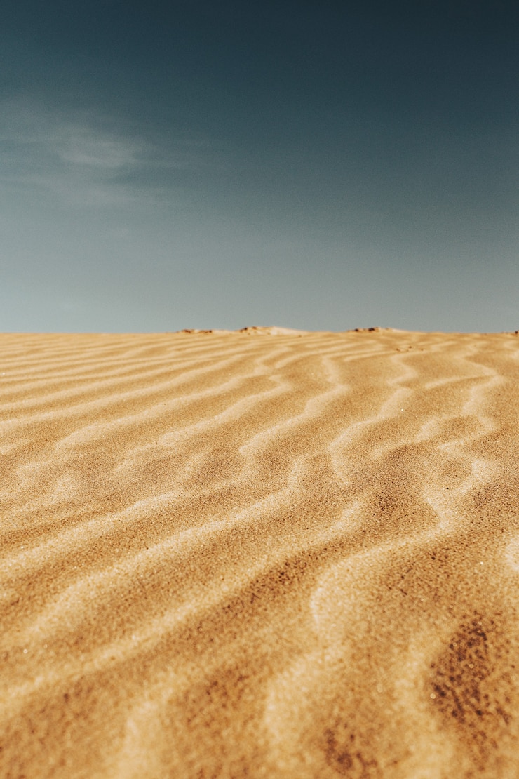Foto gratuito disparo vertical de los patrones en las arenas del desierto
