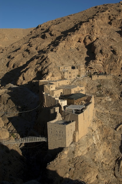 Disparo a vista de pájaro vertical del Monasterio de San Moisés el Abisinio, Siria