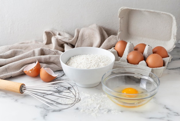 Disposición de diferentes ingredientes para una deliciosa receta.