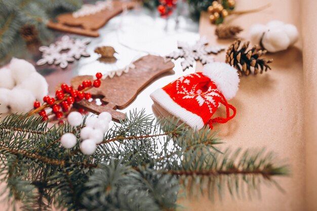 Disposición de fondo de Navidad sobre fondo de plata