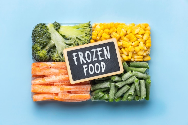 Foto gratuito disposición plana de alimentos congelados