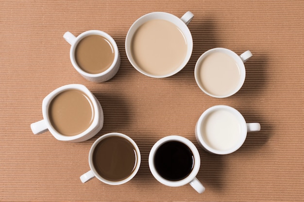 Disposición plana de deliciosos tipos de café.