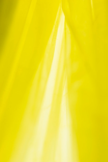 Disposición de la vista superior de bolsas de plástico amarillas