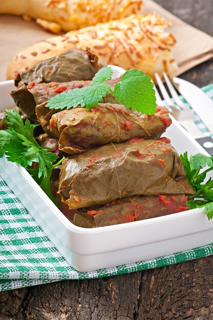 Dolma, hojas de parra rellenas, cocina turca y griega