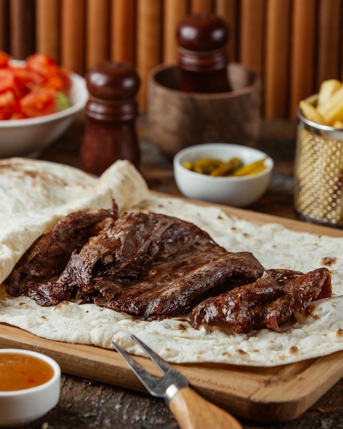 Doner asado caucásico en lavash.