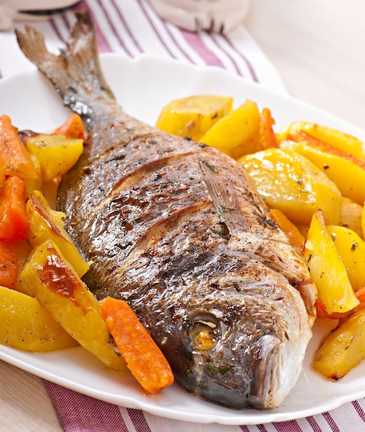 Dorada al horno con papas