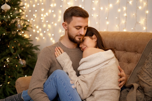 Dos alegre encantador dulce tierno hermoso adorable lindo romántico casados esposos marido y mujer