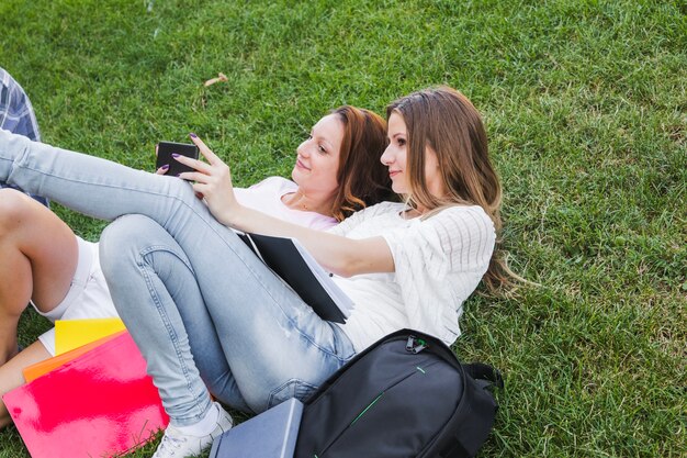 Dos, niñas, tomar, selfie