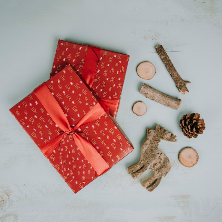 Foto gratuito dos regalos de navidad y decoración
