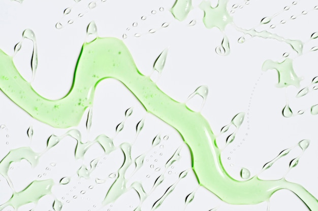 Drible de agua verde