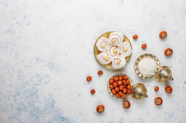 Dulces orientales Delicias turcas, lokum con nueces, vista superior.