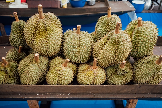 durian en el mercado