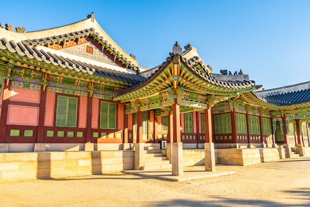 Edificio de arquitectura del palacio de Changdeokgung en la ciudad de Seúl