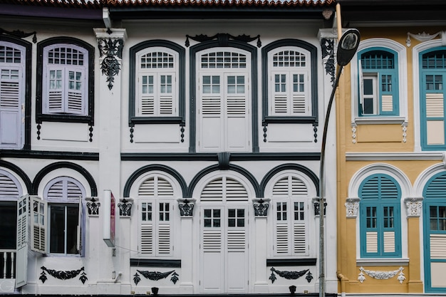 Foto gratuita edificio de estilo colonial en singapur.