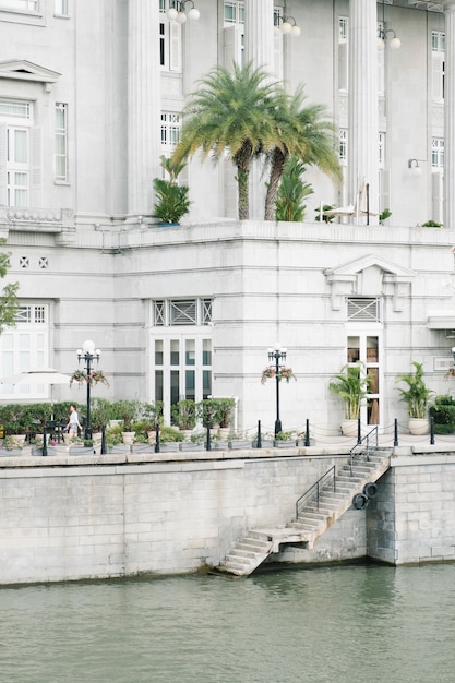 edificio de estilo colonial