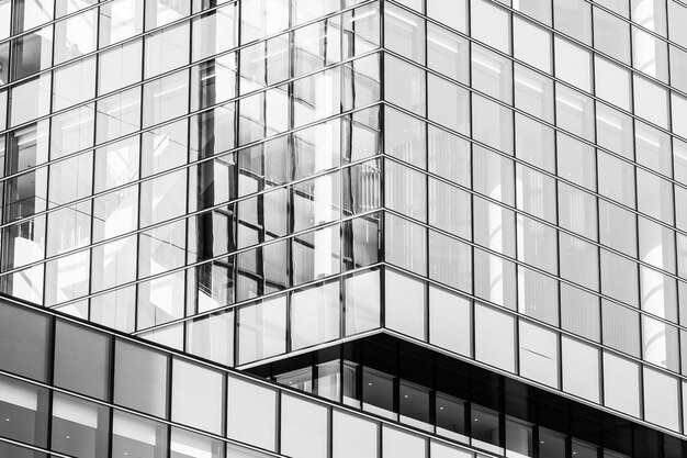 Edificio hermoso del negocio de la oficina de la arquitectura con forma de la ventana de cristal