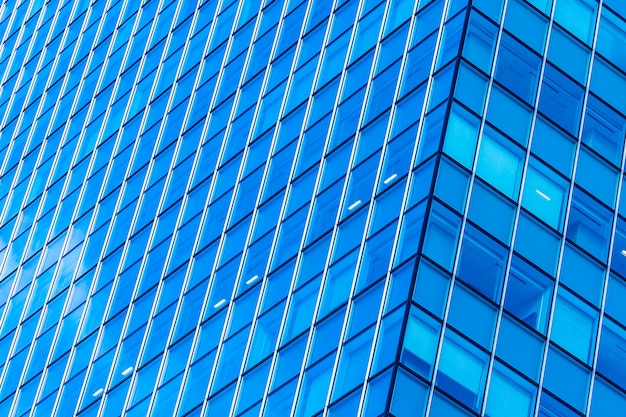 Edificio hermoso del negocio de la oficina de la arquitectura con forma de la ventana de cristal