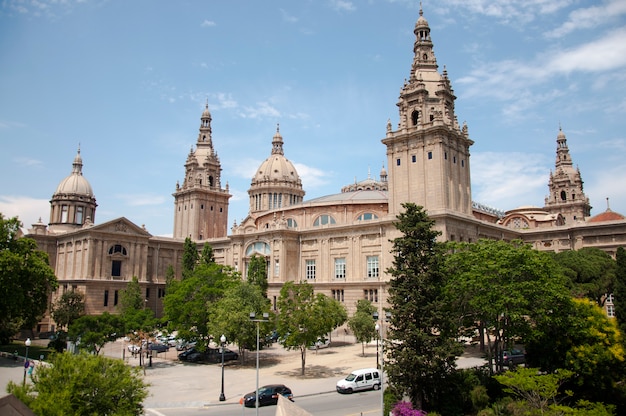 Foto gratuita edificio histórico palacio paisaje cielo