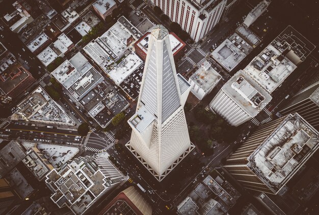 Edificio icónico Transamerica Pyramid en el centro de San Francisco