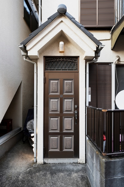 Edificio de japón de entrada de casa pequeña