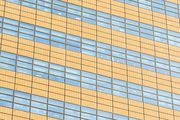 Edificio de oficinas de arquitectura con texturas de ventanas de vidrio.