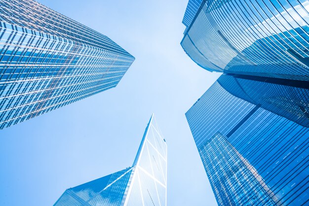 Edificio de rascacielos de negocios en la ciudad de hong kong