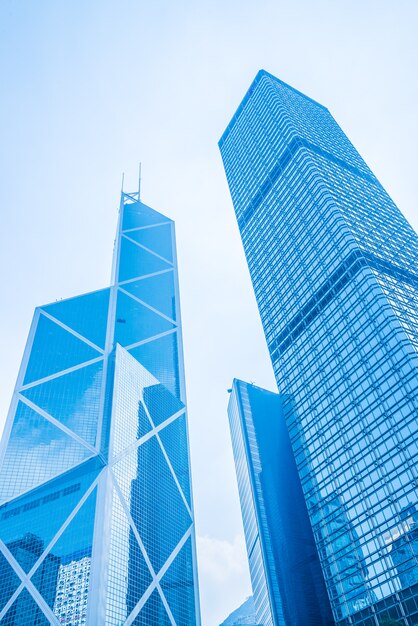 Edificio de rascacielos de negocios en la ciudad de hong kong