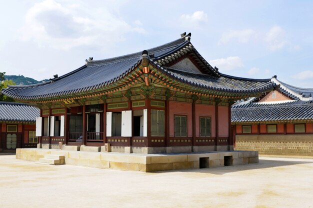 Edificios históricos en el palacio de Gyeongbok en Seul, Corea del Sur.