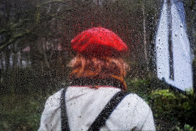 Foto gratuita efecto de lluvia sobre fondo de naturaleza