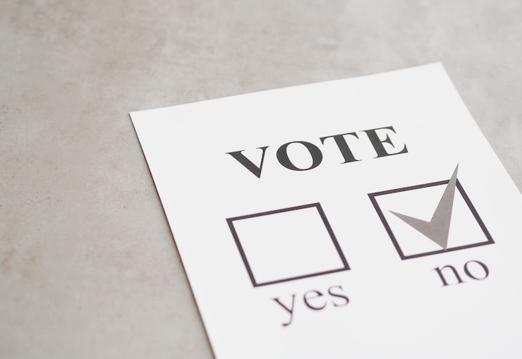 Foto gratuito elección negativa del referéndum en blanco y negro