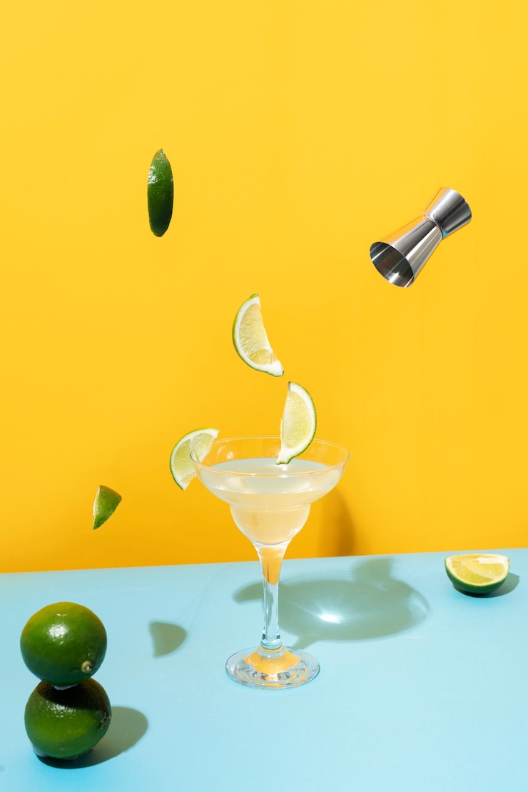 Foto gratuito elegante arreglo de alcohol vegano
