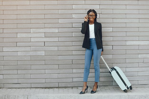 Elegante chica negra