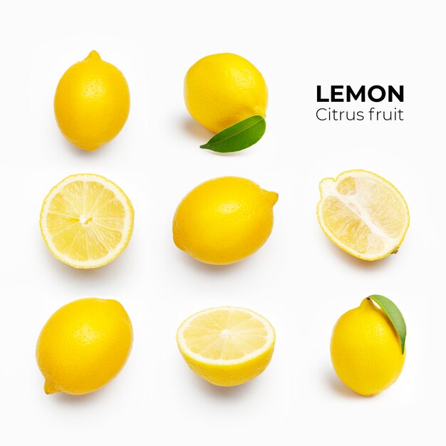 Elegante composición de juego de limones sobre una superficie blanca