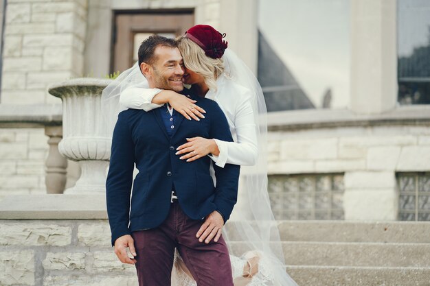 elegante pareja adulta