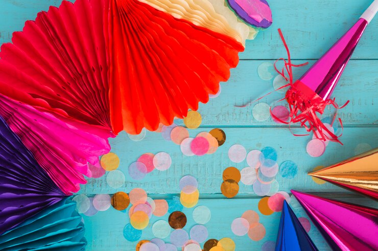 Foto gratuito elementos de cumpleaños con confeti