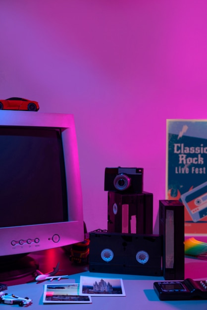 Foto gratuita embalaje retro vhs en interiores.