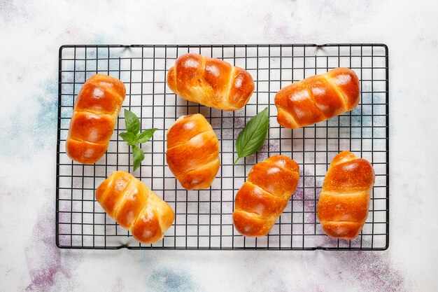 Embutidos caseros en masa.