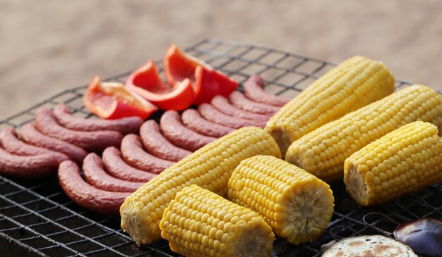 Embutidos y verduras a la parrilla