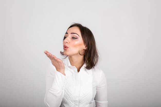 Emociones de mujer en estudio