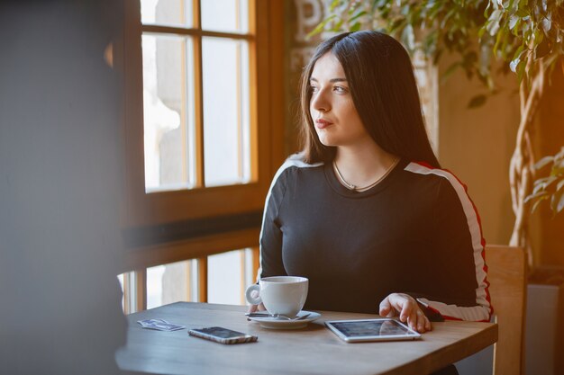 Empresaria en un cafe