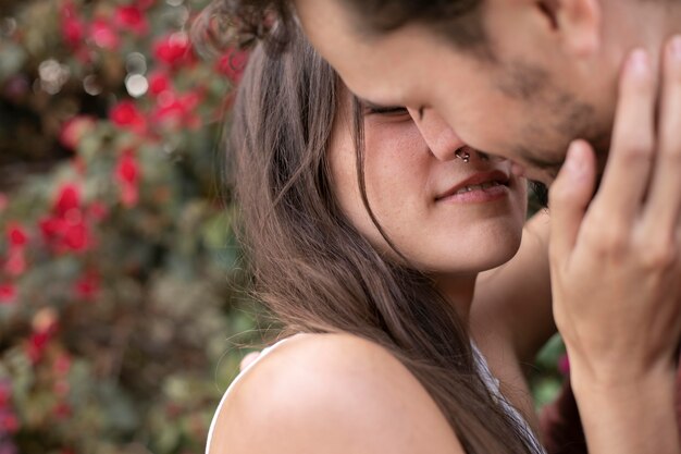 Encantadora pareja pasar tiempo juntos