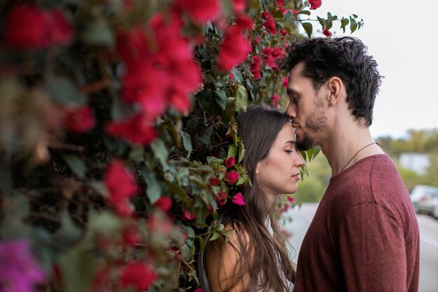 Encantadora pareja pasar tiempo juntos