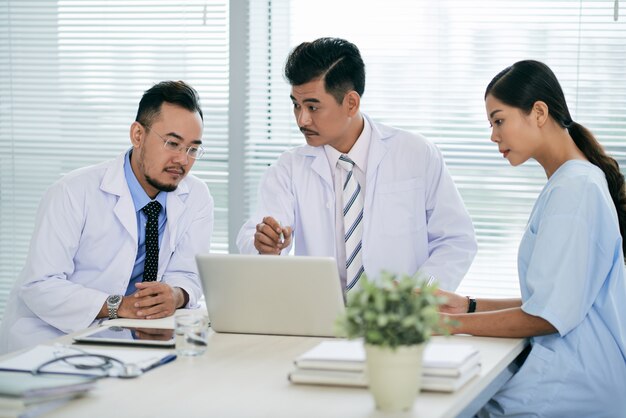 Encuentro de doctores