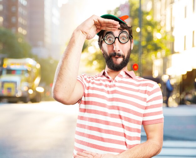 Foto gratuita engañar a hombre loco. la expresión feliz