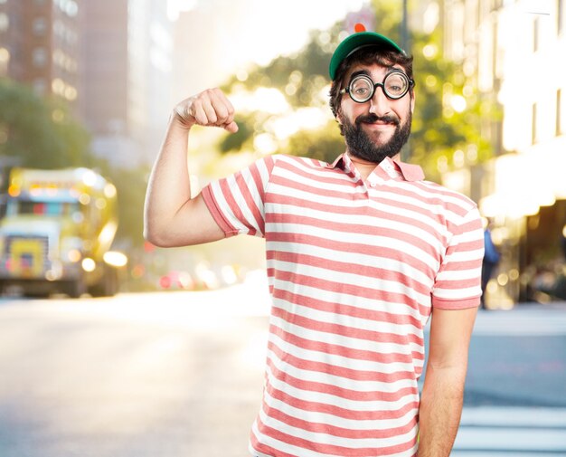 engañar a hombre loco. la expresión feliz