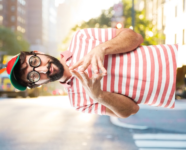 engañar a hombre loco. la expresión feliz